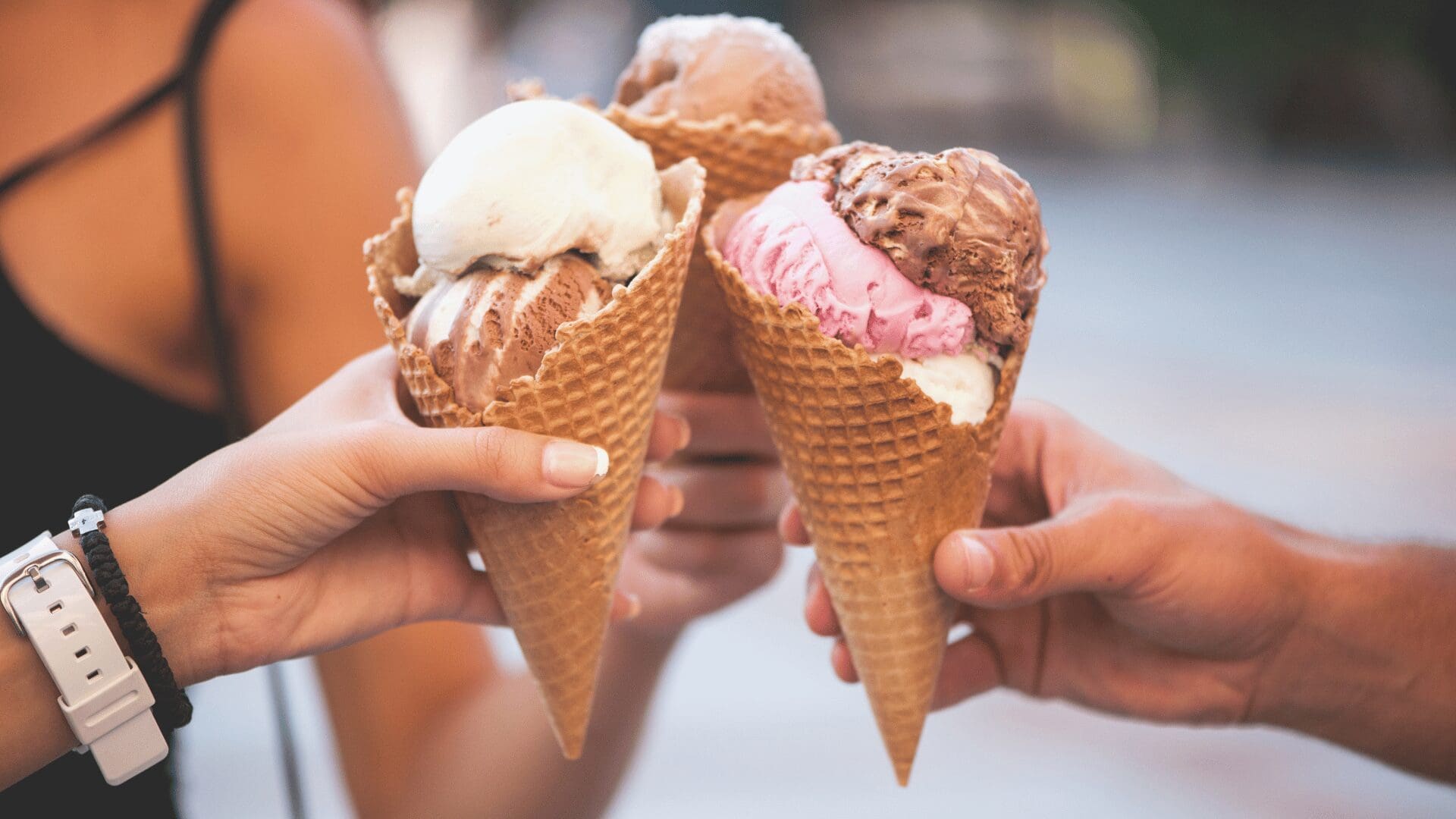 3 girls enjoying ice cream after working with a non diet dietitian